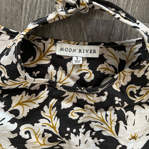 Moon River Cut Out Halter Floral Print Midi Dress - Picture 4 of 7